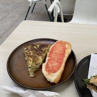 Frittata & tomato on bread  at Santa Vegana in Barcelona