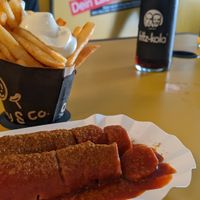 Vegan curry sausage + chips w/ vegan mayo at Curry Co in Dresden