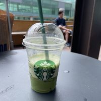 Iced matcha latte  at BCN - Starbucks - T1 in El Prat De Llobregat