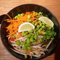 Vegan Noodle Soup- Zitronengrassuppe mit Sprossen, Karotten und Koriander, zusätzliches Topping Edamame at My Indigo Rosenheim Stadtmitte in Rosenheim