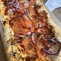 Margarita with tomatoes and red onion  at Pizzatopia - Grodzka in Krakow