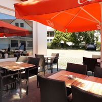 Outdoor seating at Mega Kebap in Staefa