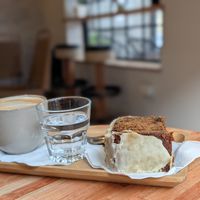 Carrot cake at Club E Café de Especialidad in Esquel