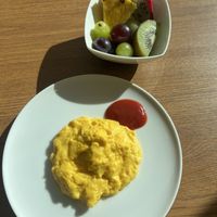 vegan scrambleed eggs  at OASIS GARDEN in Tokyo