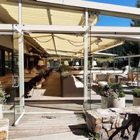 Outdoor seating at Schneider's in Davos