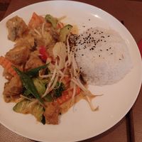 M12 mit gelbem Curry. Mittagskarte. at Linh's in Kassel