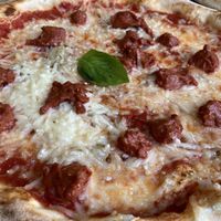 Pizza à la merguez végétale   at Lou in Lille