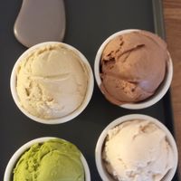 Pistachio / chocolate / matcha / peanut butter (& whisky ?) at Coconuzm - 코코넛즘 in Seoul