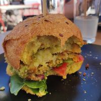 Burger vegan at Crazy Funky Monkey in Saint-cast-le-guildo