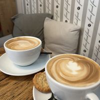 Cappuccino mit Oatly   at Kaiserwetter in Hamburg