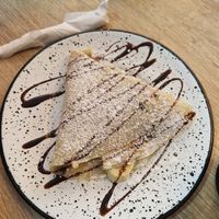 Crêpe with almond dulce de leche and banana at Mönt in Ramos Mejia
