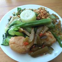 Huge dish of food at Khanh Ly Vegetarian Food in Phu Quoc