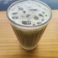 Matcha con hielo at Hispalis Café in Sevilla