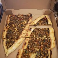 Pide Mantar Vegan at Loriental Turkish Food in Oberkirch