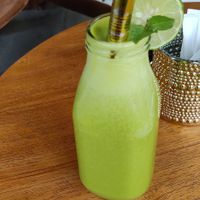 Green juice at Flourish Cafe in Ubud
