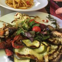 Grillgemüse und Pommes Frites  at L'Angelo in Barbizon