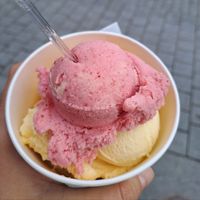 Erdbeer-, Mango- und Maracujaeis ❤️🧡💛 at Eiscafé Dolomiti in Esslingen