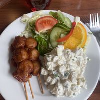 Bbq-skewers with potato salad  at Skogshyddan in Lidkoeping