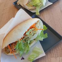 Sandwich hot-dog et sandwich mortadelle - fromage (même si on ne voit pas la différence sur la photo) at Sappig in Hasselt