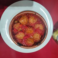 Albóndigas con tomate at Hiru Ostatua in Elizondo