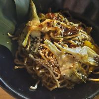 Wok de verduras con noodles at Taberna La Alquería in Cordoba