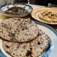 Starters: Baba Ghanoush and Hummus 👌  at Green Life Market in Sarande