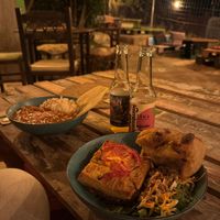 Shepherd's Pie und Kichererbsen Masala at Green Life Market in Sarande