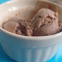 Selfmade nutella (coconutmilk based) icecream at Green Life Market in Sarande