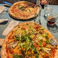 Vegan cheese available. So 2x vegan Pizza: margharita and the veggie lovers at Pietza  in Eindhoven