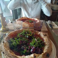 Pizza vegana at La Bastide de Pierres in Gordes