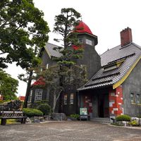front of shop at Taishō Roman Tea Room in Hirosaki