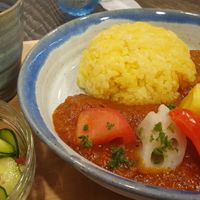 Veggie Curry and salad at Craft & Japanese Style Café Takumikan in Hirosaki