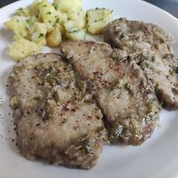 Scaloppine di seitan con patate e capperi at Osteria di Fuori Porta in Padua