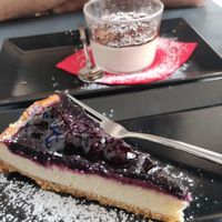 Tiramisù (vegan) e cheesecake   at Osteria di Fuori Porta in Padua