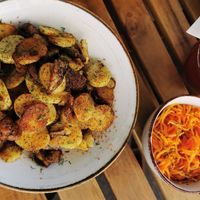 Bratkartoffeln mit Pilzen und Kräutern // Möhrensalat at Café Arbat in Rostock