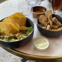 Guacamole and chips - fried oyster mushrooms 🤩  at Bistro Verde in Copenhagen