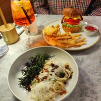 Carbonara and burger in the background at Bistro Verde in Copenhagen