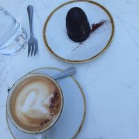 Flodeboller and cappuccino at Bistro Verde in Copenhagen