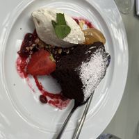 Schokoladenkuchen  at CARINO Vegetarisches Restaurant & Weinbar in Hamburg