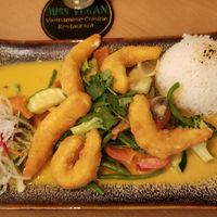 Red curry with "shrimp" at Miss Vegan in Berlin