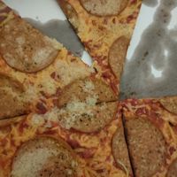 Salami schwimmend in Knoblauch 😋 at Tutti Pronti in Vienna