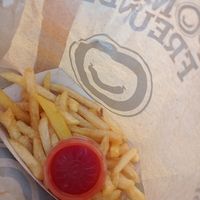  at Pommes Freunde - Hauptbahnhof in Munich