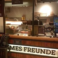  at Pommes Freunde - Hauptbahnhof in Munich