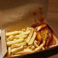  at Pommes Freunde - Hauptbahnhof in Munich