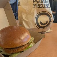  at Pommes Freunde - Hauptbahnhof in Munich