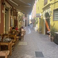 ‘To steno’ means narrow alley   at To Steno - Το Στενό in Crete