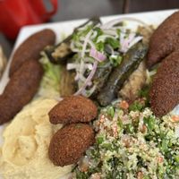 The large shared vegan platterr  at Siraj Shawarma in Santiago