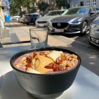 That’s nuts smoothie bowl 🥜 at Bowl Market in Copenhagen