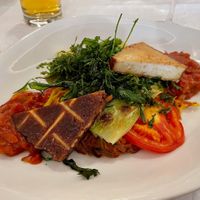 Hausgemachter Kartoffelrösti mit Tomaten, Lauch, geräuchertem Tofu
und frittierter Rucola at Landhaus Lauble in Hornberg