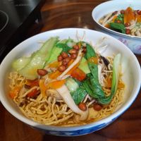 Crispy fried noodles at TuLi KuSu in Ho Chi Minh City